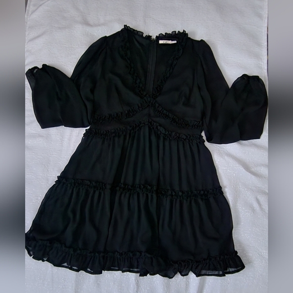 Dresses & Skirts - MI AMI SIZE L Elegant Black  Dress
